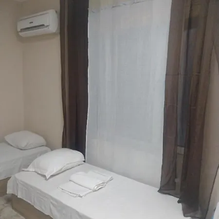лидер хаус Homestay *